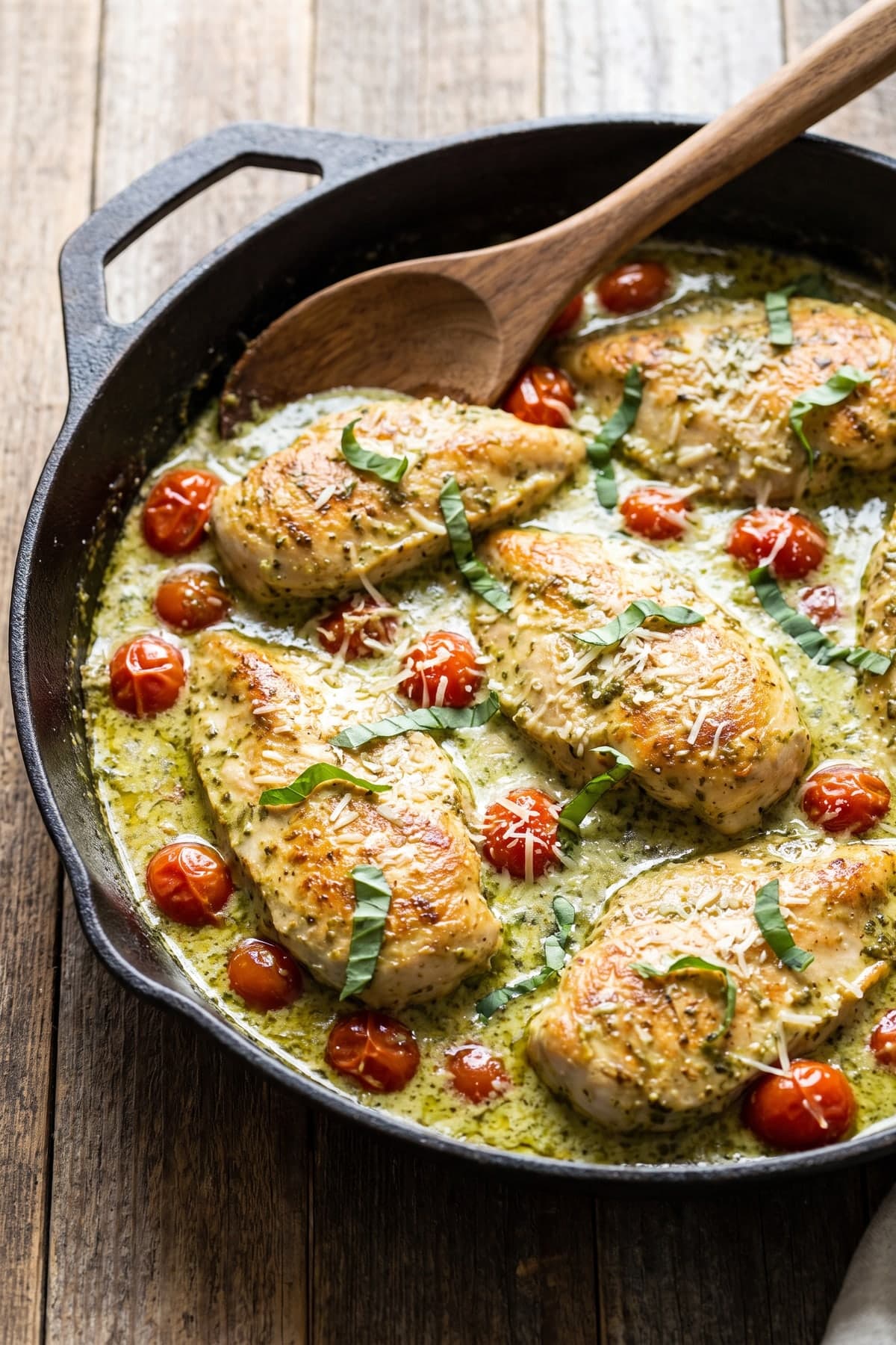 Keto Recipes Easy: Creamy Pesto Chicken Skillet