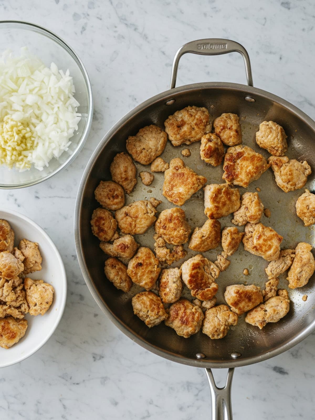 Chipotle Turkey Cauliflower Meal-Prep Bowls: Brown turkey in clusters